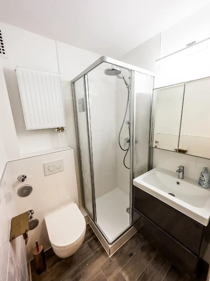 Apartment Fuer 3 Gaeste Mit Kostenlosen Parkplaetzen Und Lift Hannover 0*,  Germany