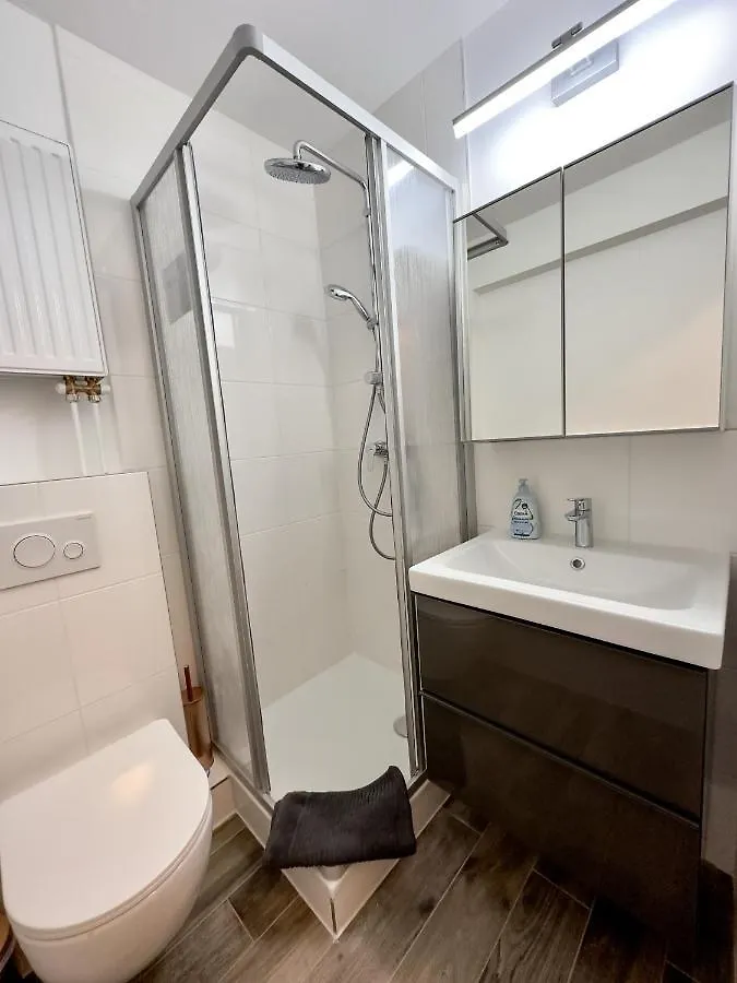 Apartment Fuer 3 Gaeste Mit Kostenlosen Parkplaetzen Und Lift Hannover Germany